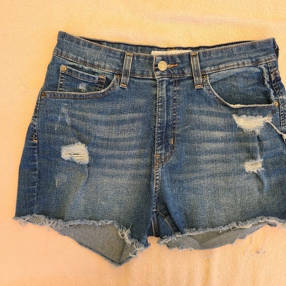 Signature by Levi Strauss High Rise Distressed Raw Hem Shorts Size 10 - Picture 4 of 11